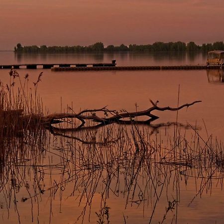 Au Doc Motel Репантиньи Экстерьер фото