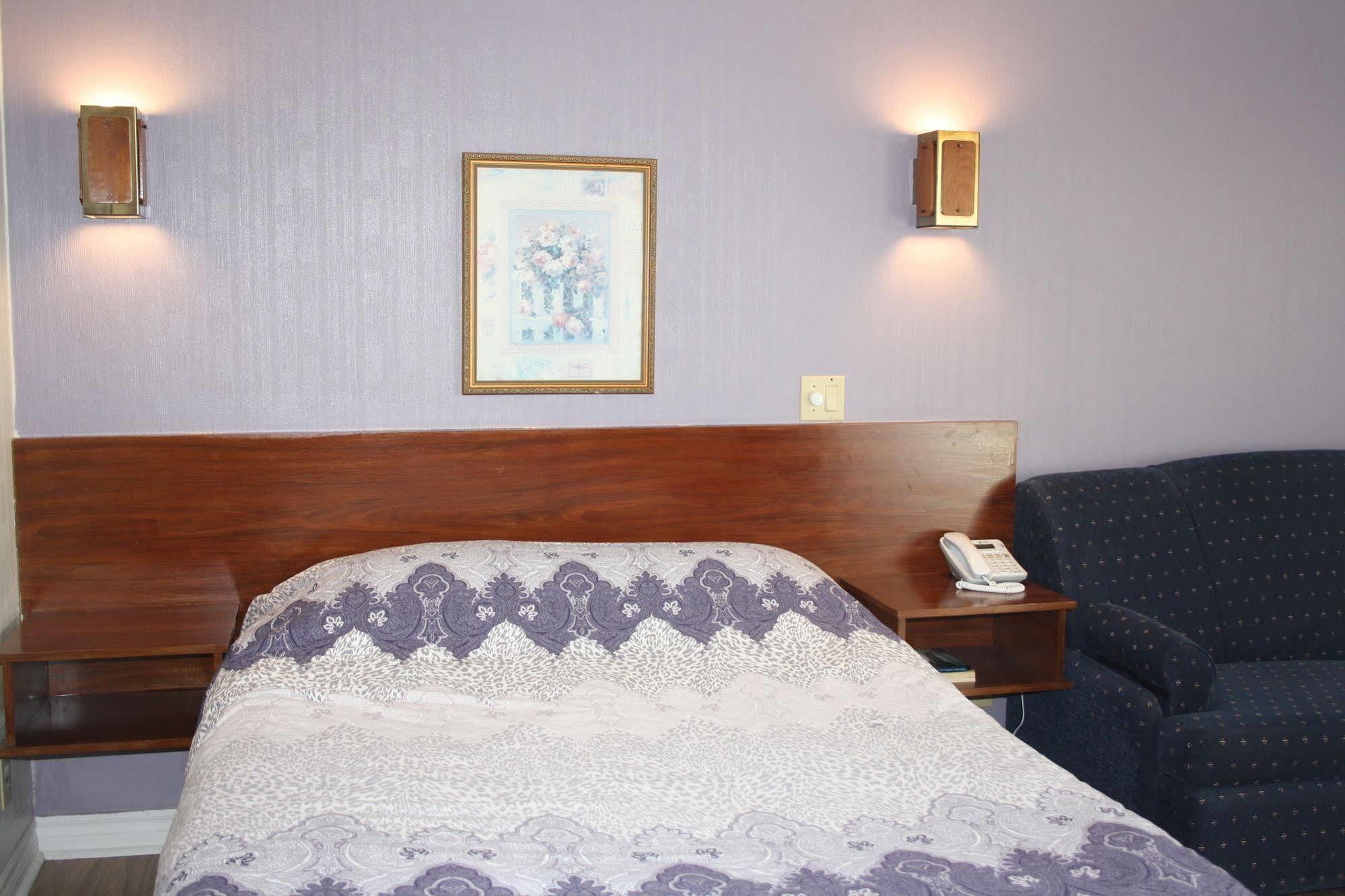Au Doc Motel Репантиньи Экстерьер фото