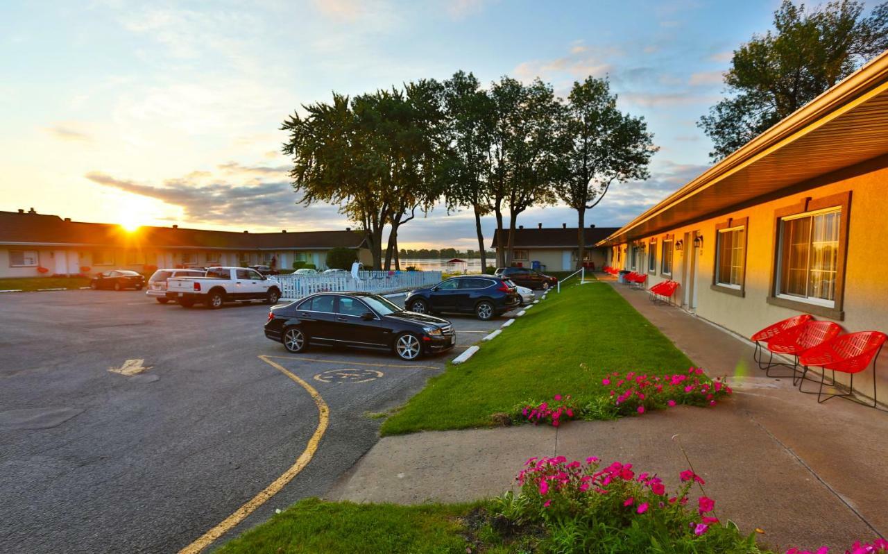 Au Doc Motel Репантиньи Экстерьер фото