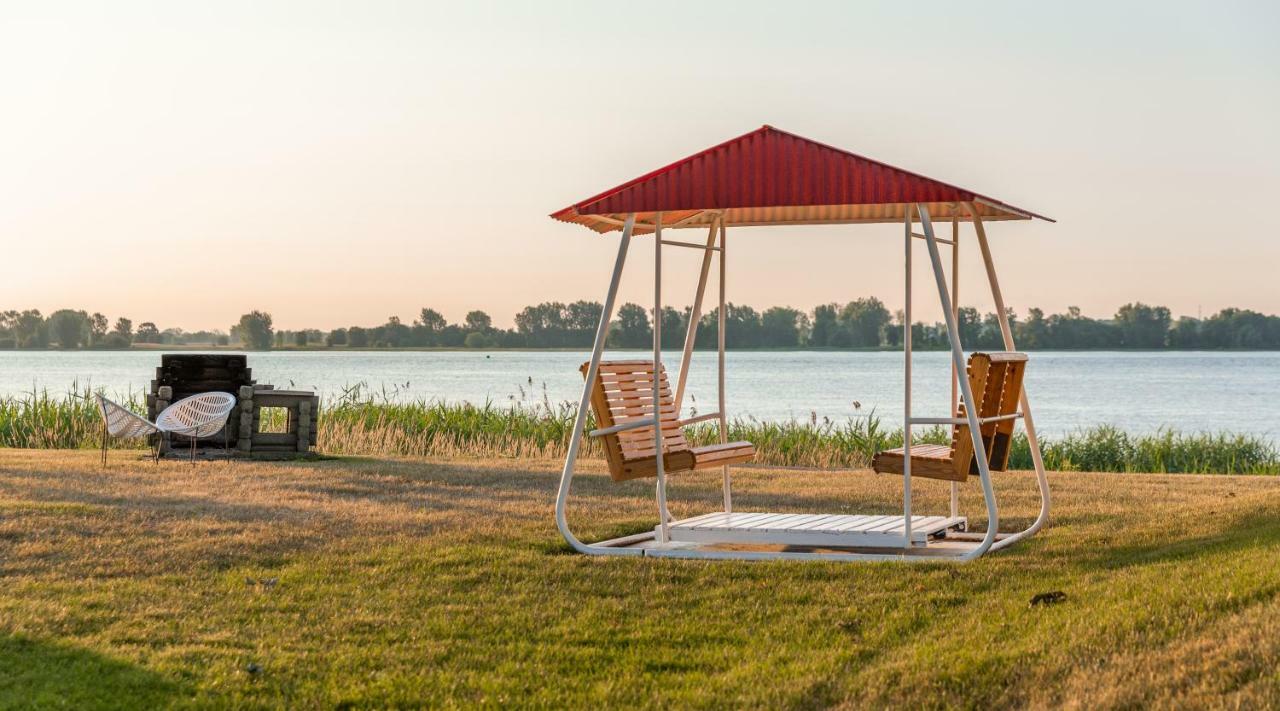 Au Doc Motel Репантиньи Экстерьер фото